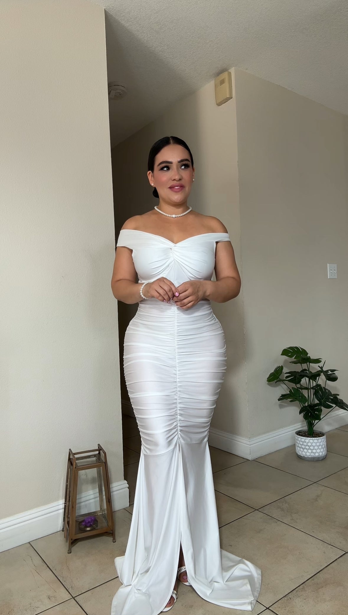 * A Eleonor “white” final sale
