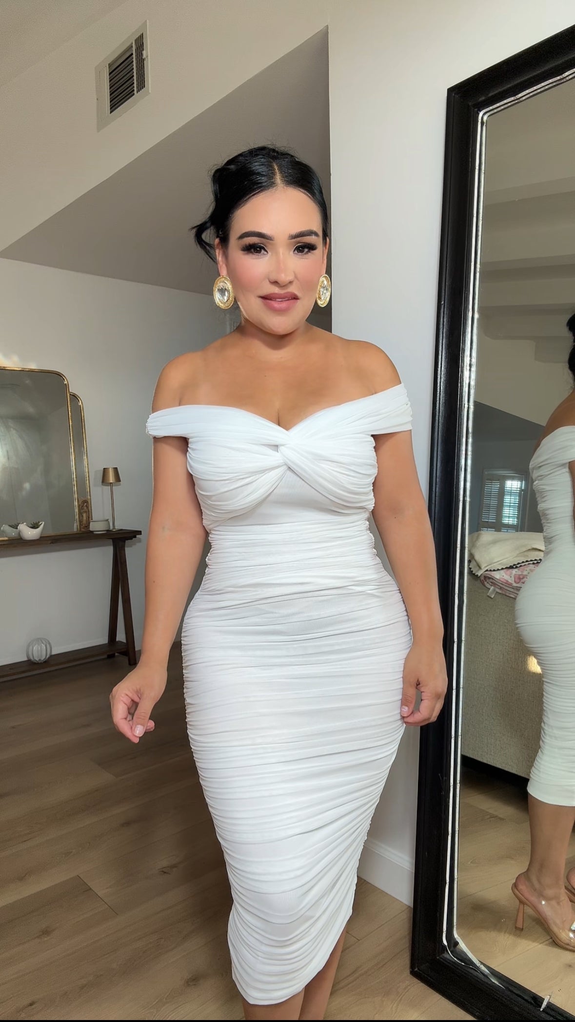 *    La princesa “dress” white 7 day exchange