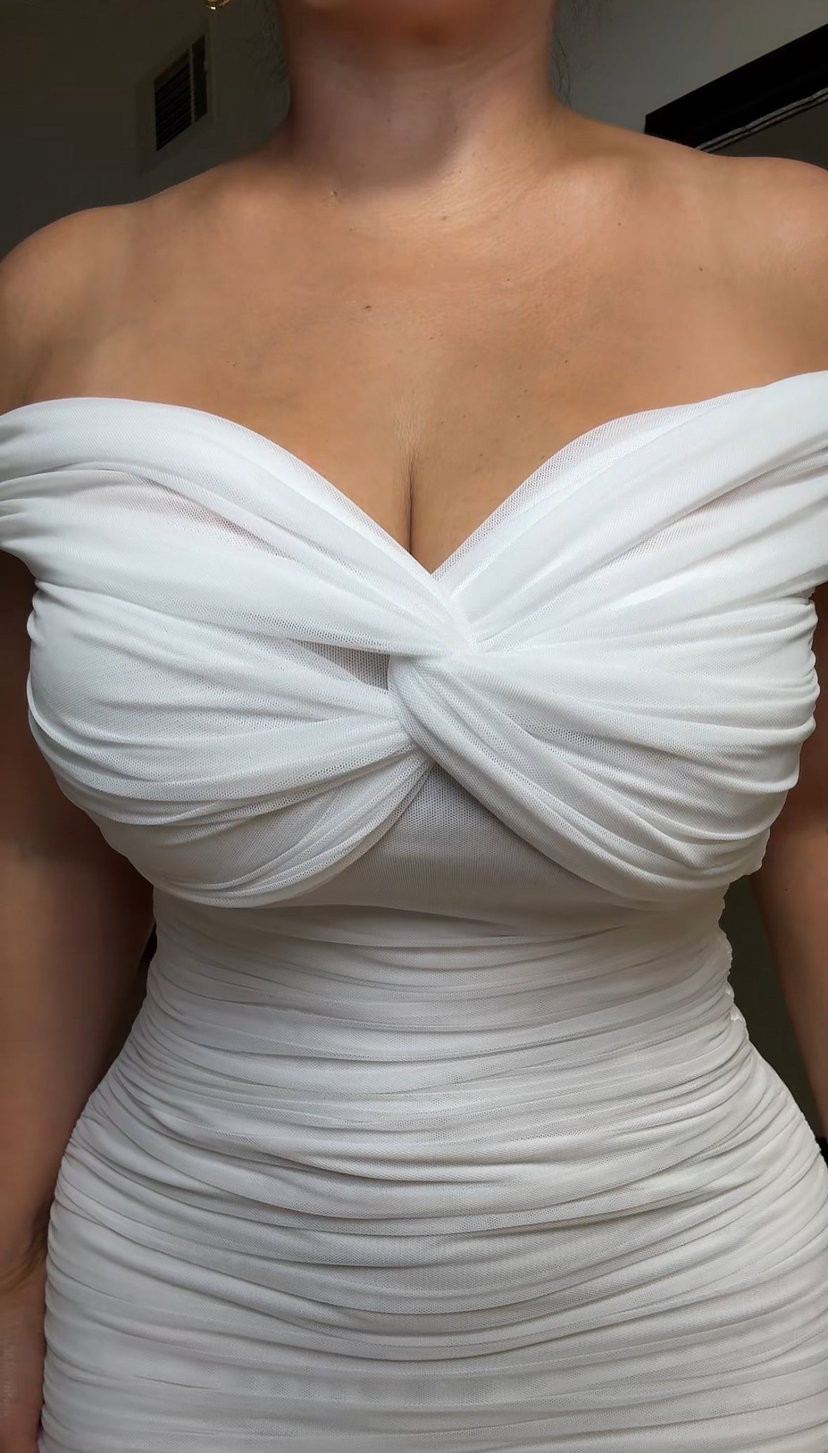 *    La princesa “dress” white 7 day exchange